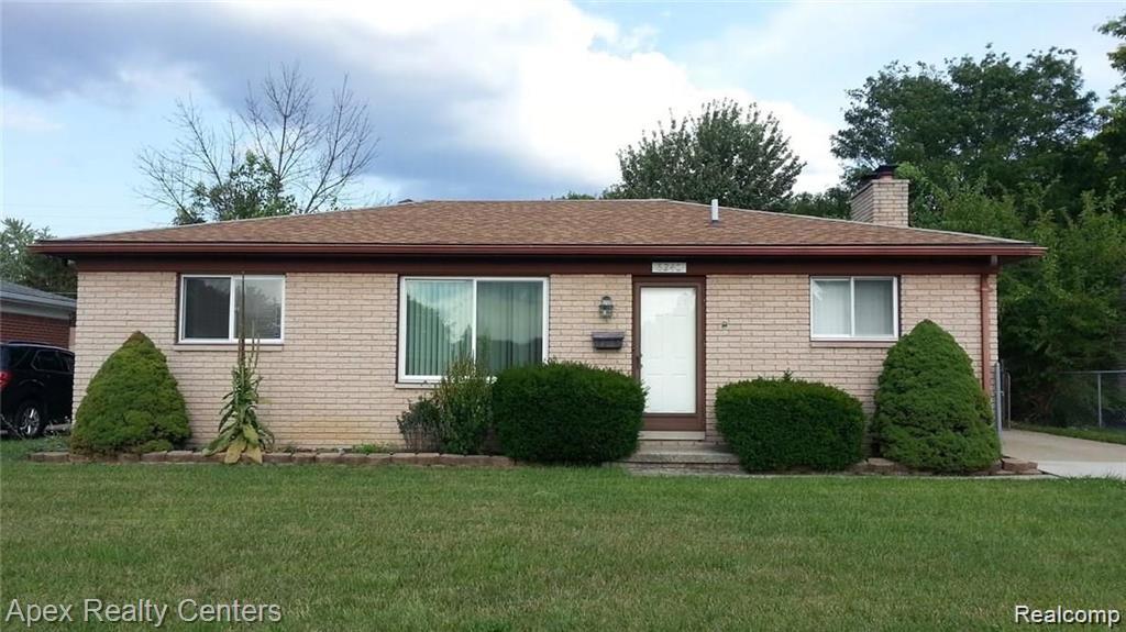6240 N Farmington Road — photo