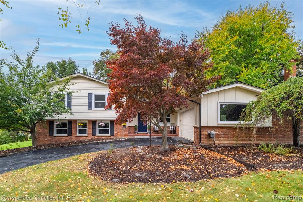 29967 Ravenscroft Street — photo