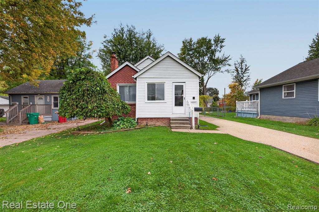 22457 Piper Avenue — photo