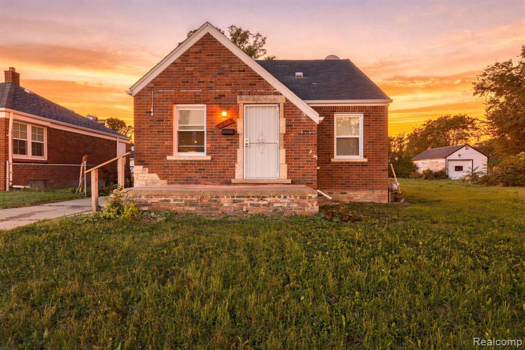 15300 Faircrest Street — photo
