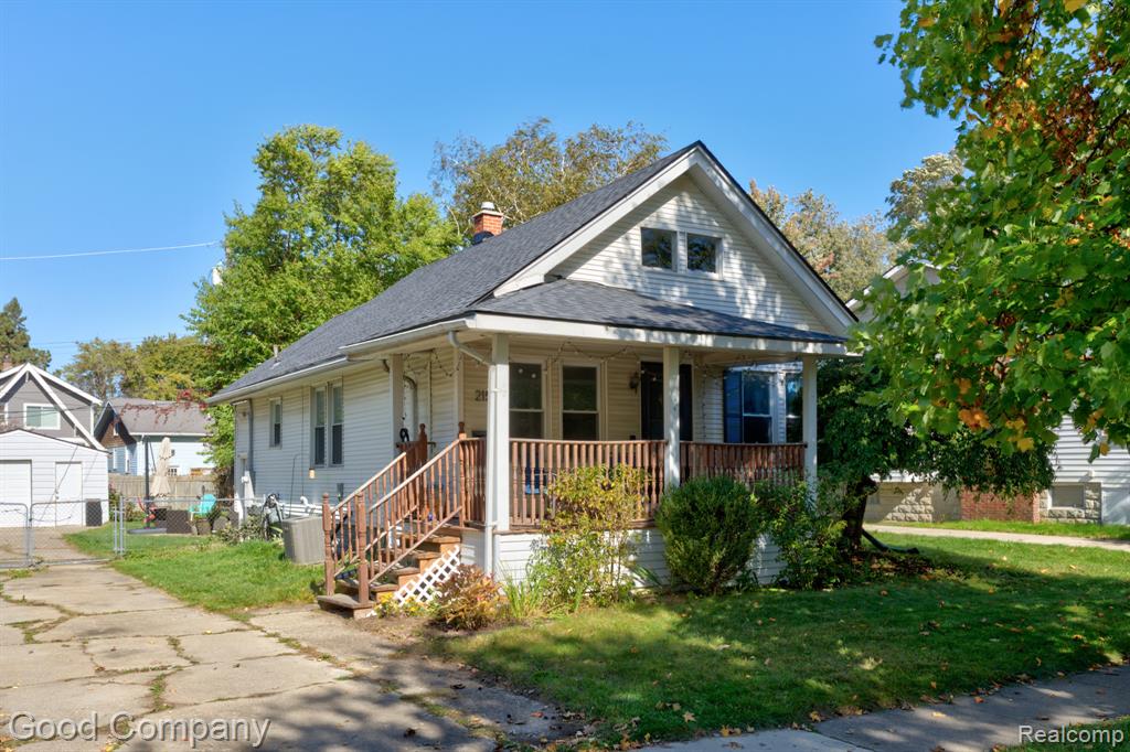 215 E Hazelhurst Street — photo