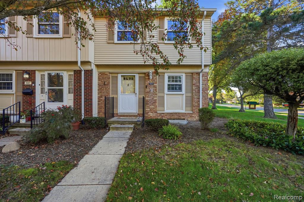 1699 Brentwood Drive — photo