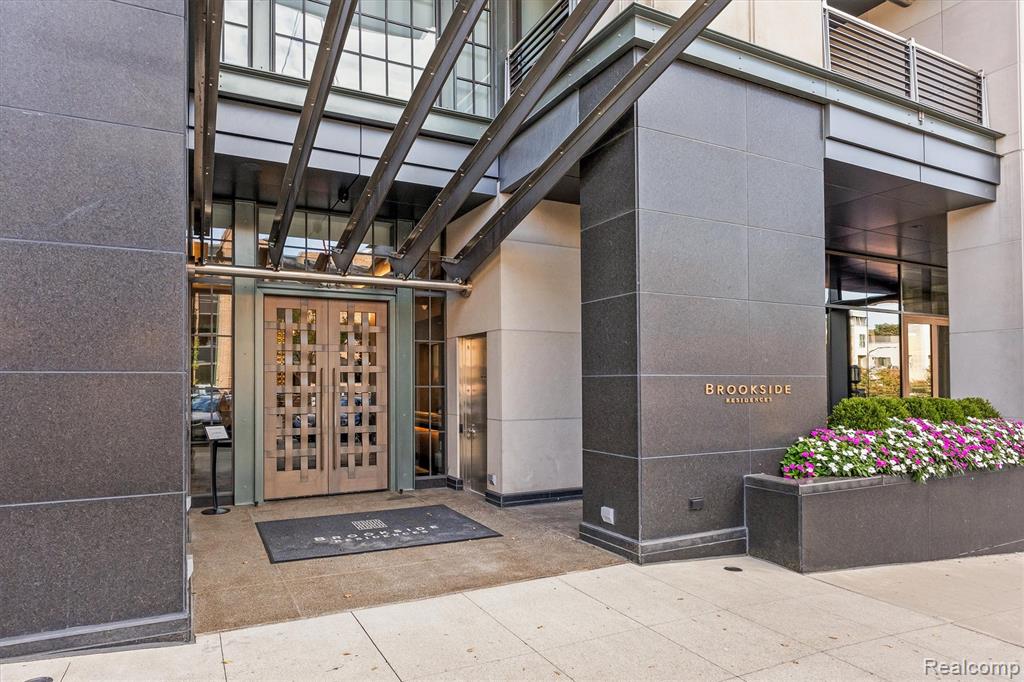 369 N Old Woodward Avenue — photo