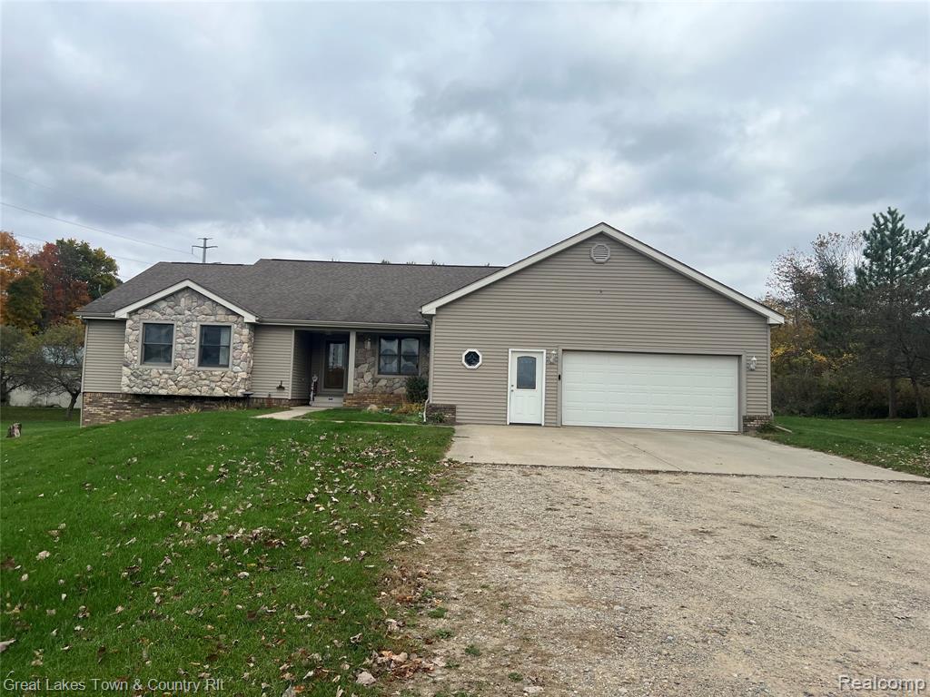 1110 Summers Road — photo