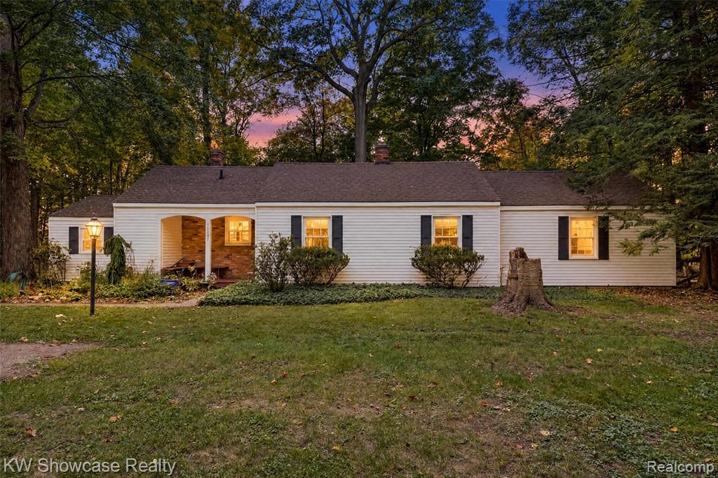 16007 Oak Drive — photo