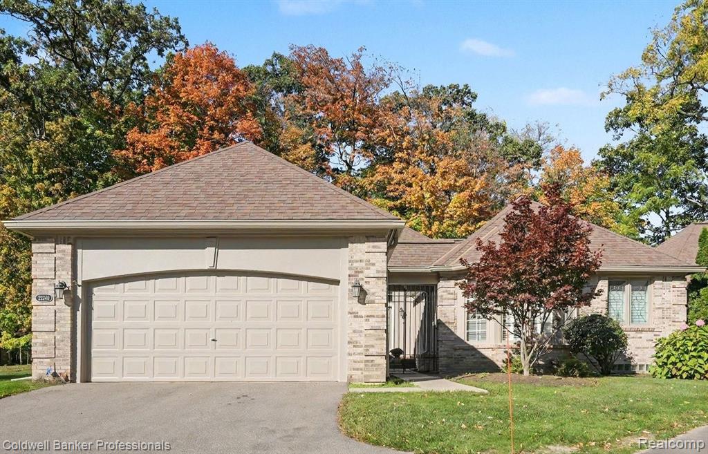 22240 Village Pines Drive — photo