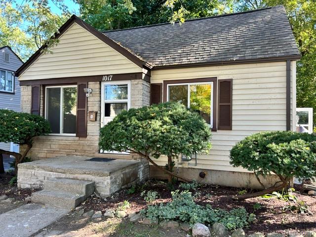 1017 Canterbury Drive — photo