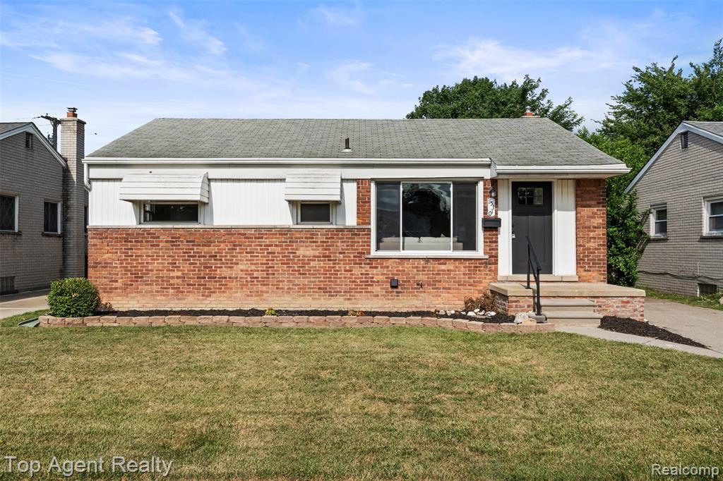 15110 Drake Street — photo