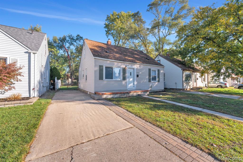 24120 Lehigh Street — photo
