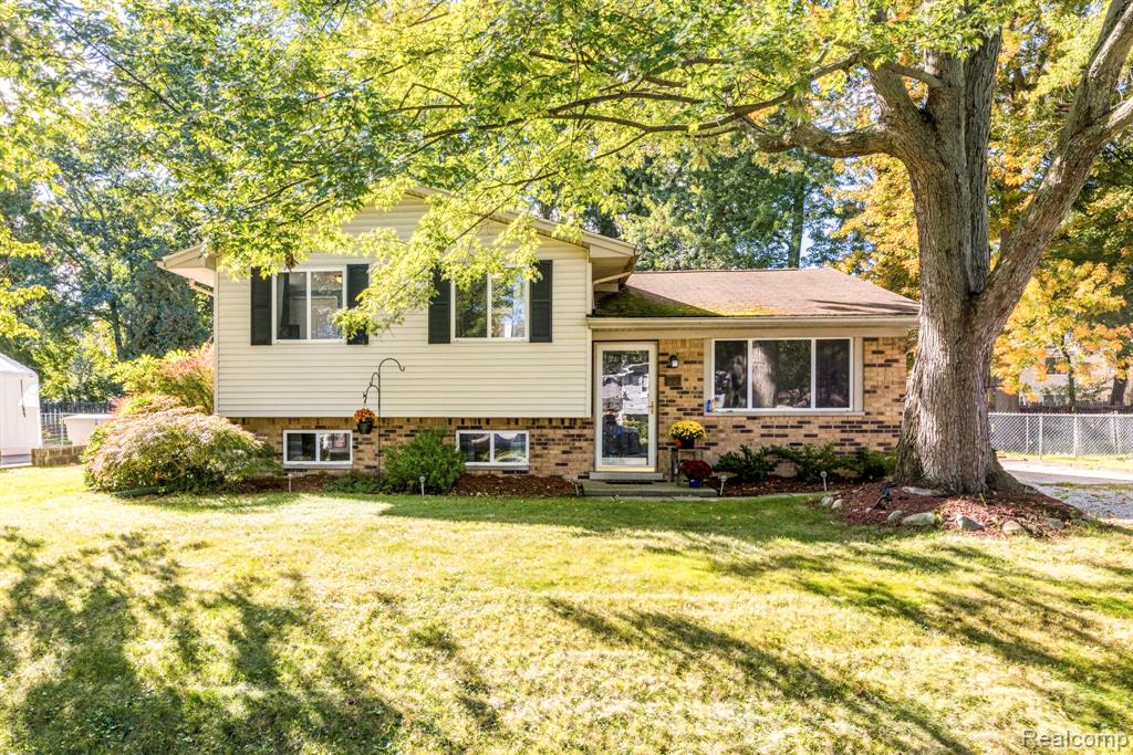 277 Manor Park Drive — photo