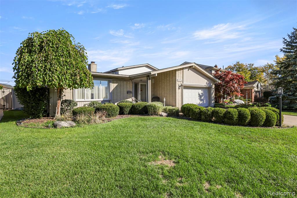 26234 Tennant Street — photo