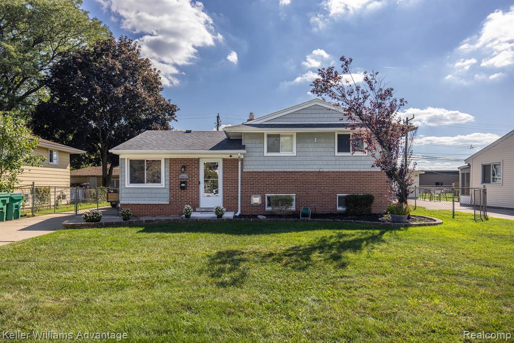 28417 Cambridge Street — photo