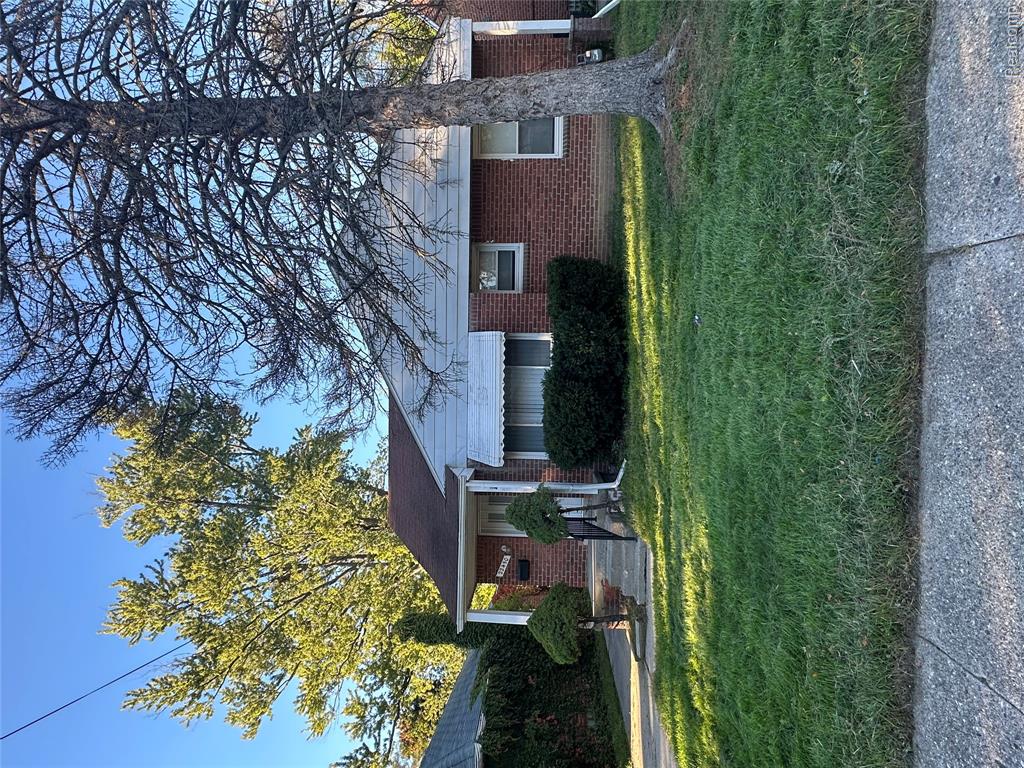 22450 Ray Street — photo