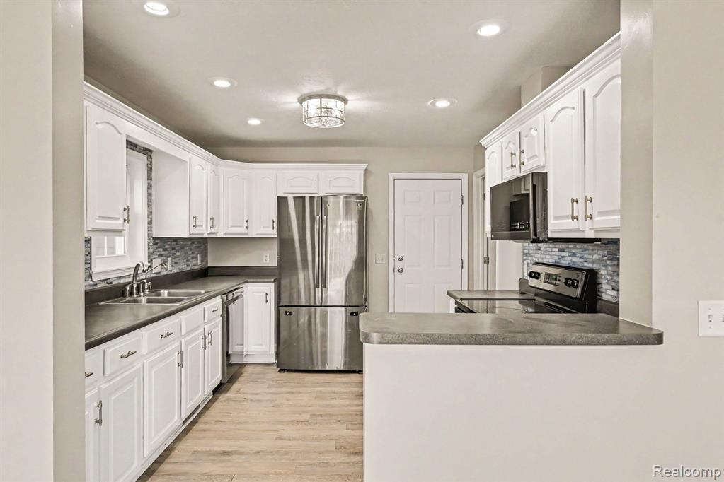 6855 W Howe Road, DeWitt, MI 48820 — photo 2