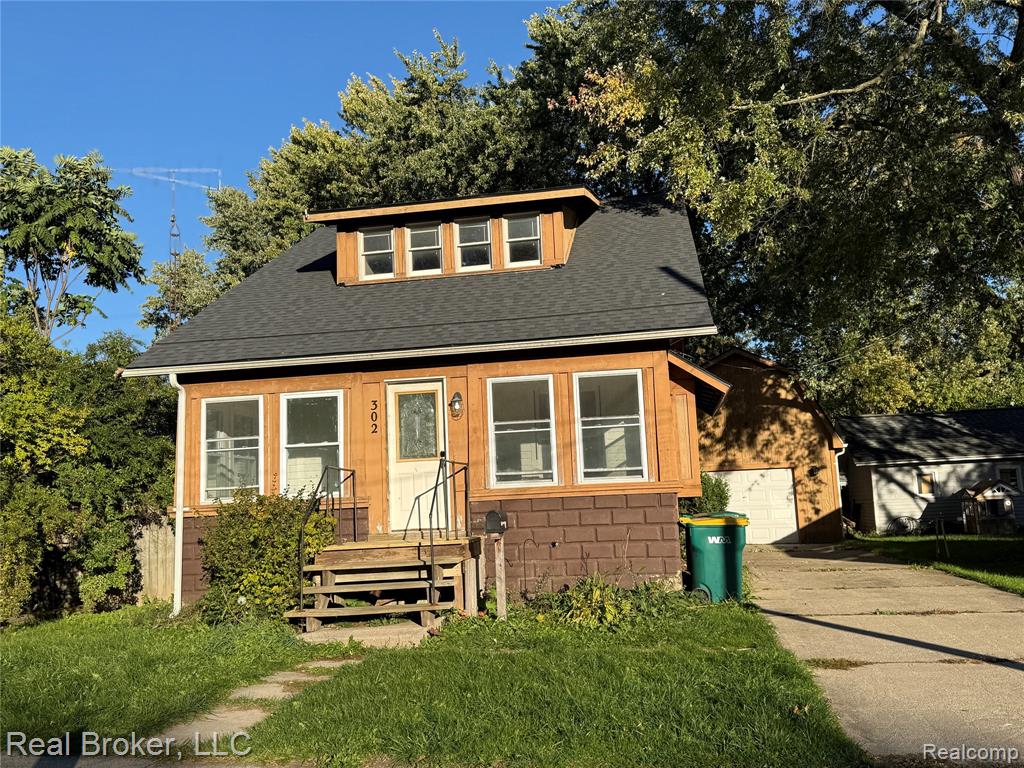 302 N Lenawee Street — photo