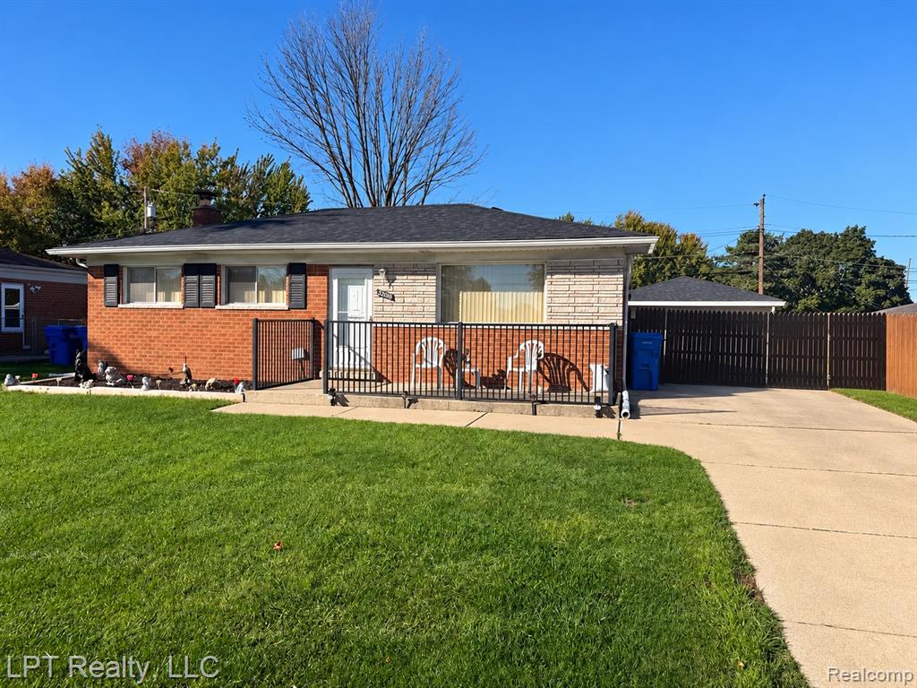 32085 Schoenherr Road — photo
