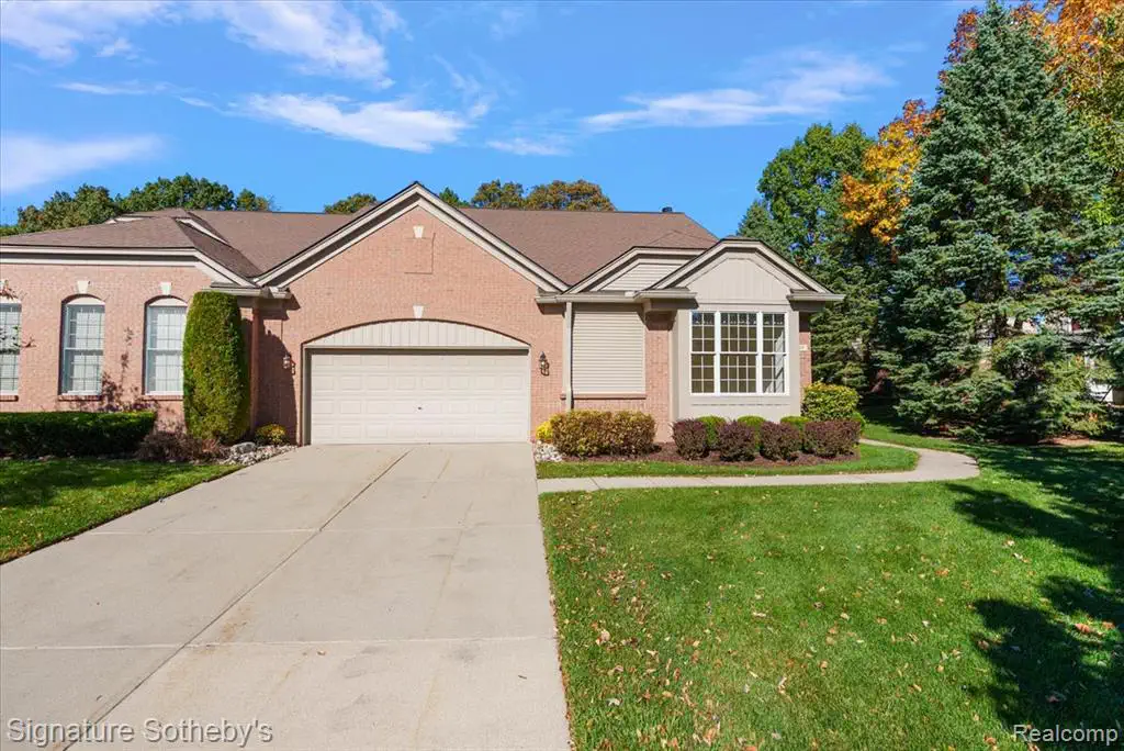 37 Rochester Drive 1989 Dunham Drive, Rochester, MI 48306 | Realty.com