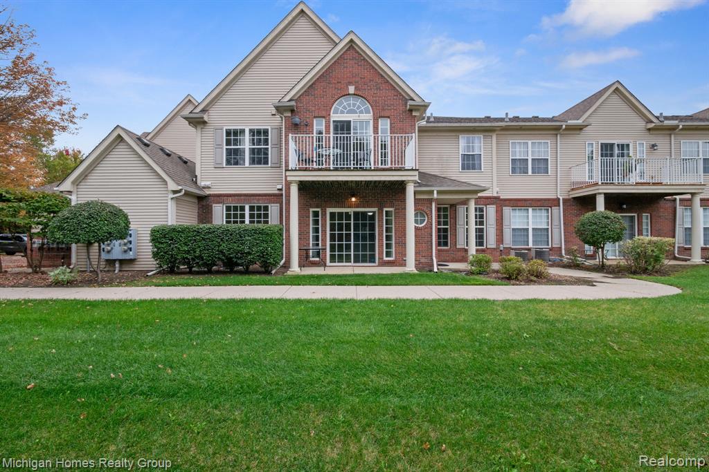 8592 Heywood Circle — photo