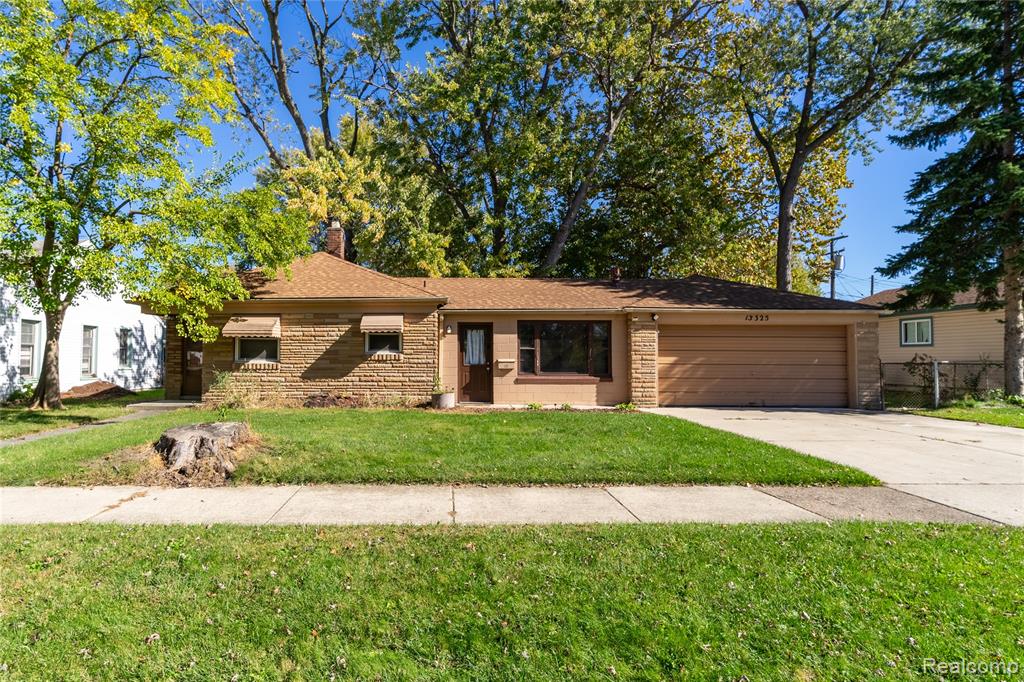 13325 Helen Street — photo