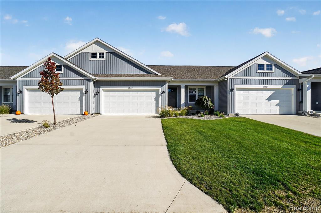 1534 N Village Circle — photo
