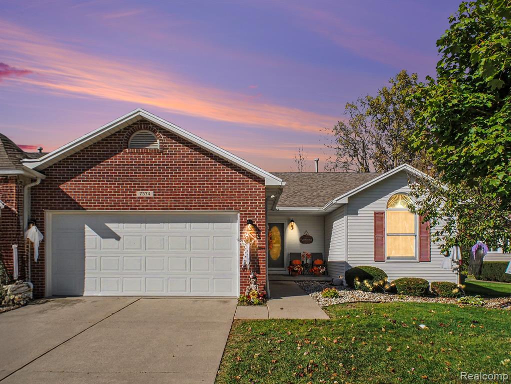 7374 Cross Creek Drive — photo