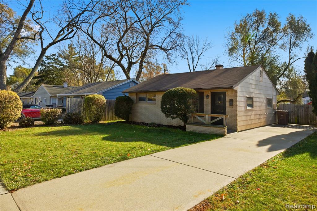 241 W Ann Arbor Avenue — photo