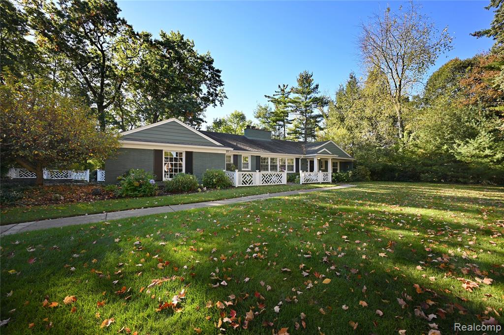 3865 Oakhills Drive — photo