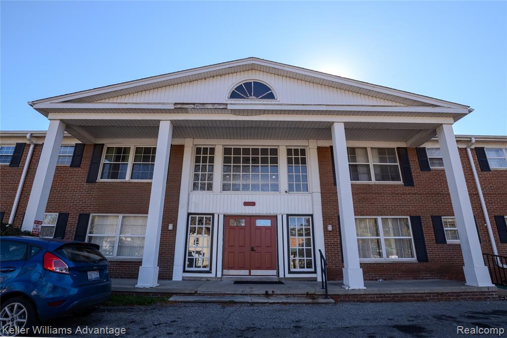 25301 5 Mile Road — photo
