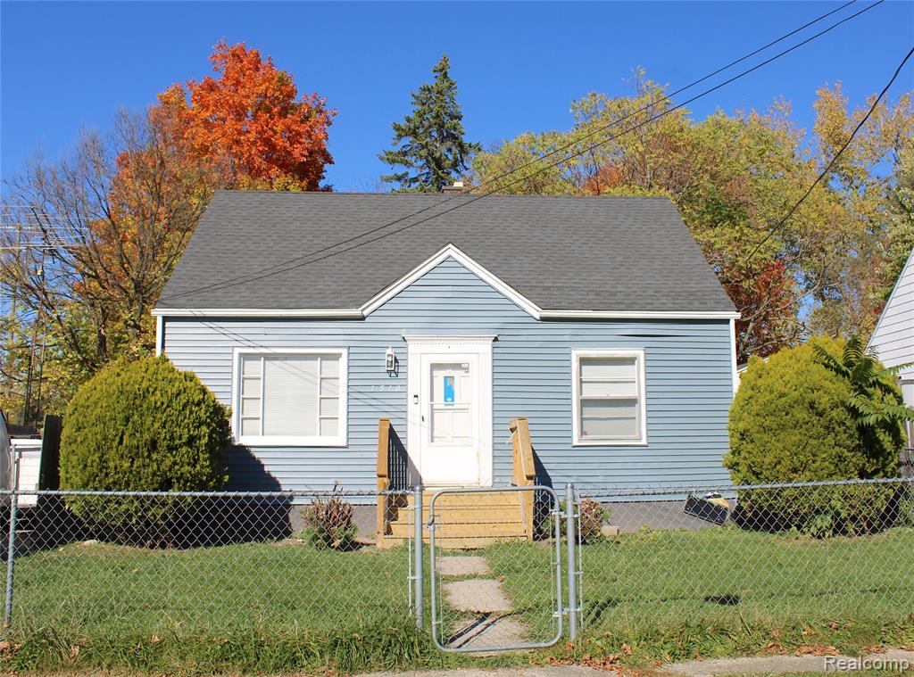 1510 W Stewart Avenue — photo