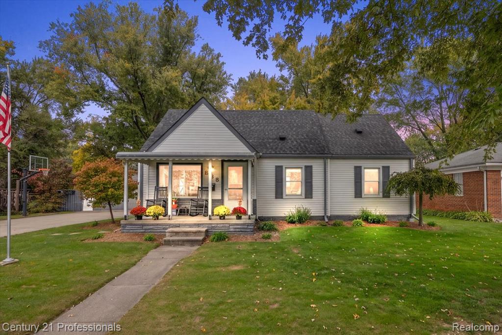 935 Ottawa Drive — photo