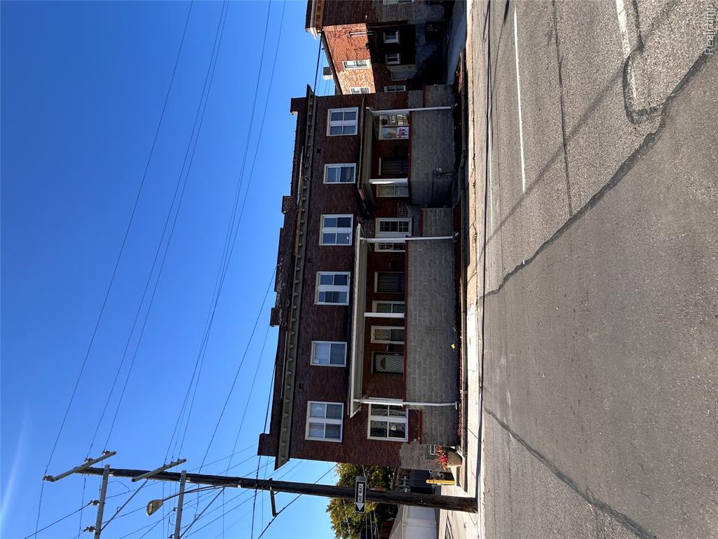 8333 John R Street — photo