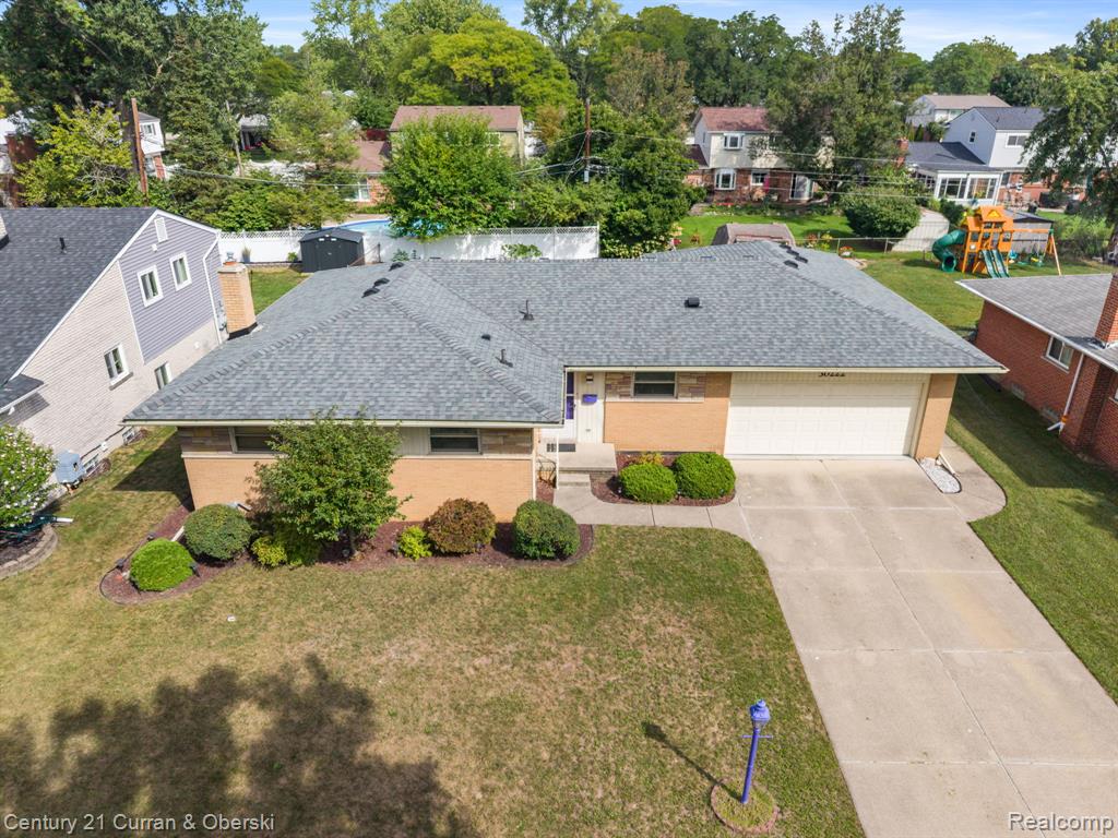 30222 Buckingham Street — photo