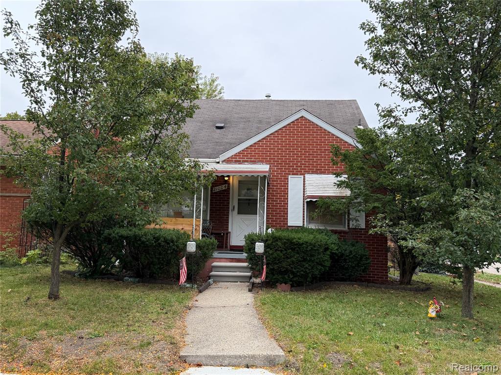 21004 Caledonia Avenue — photo