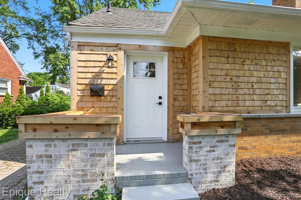 1808 W 12 Mile Road — photo