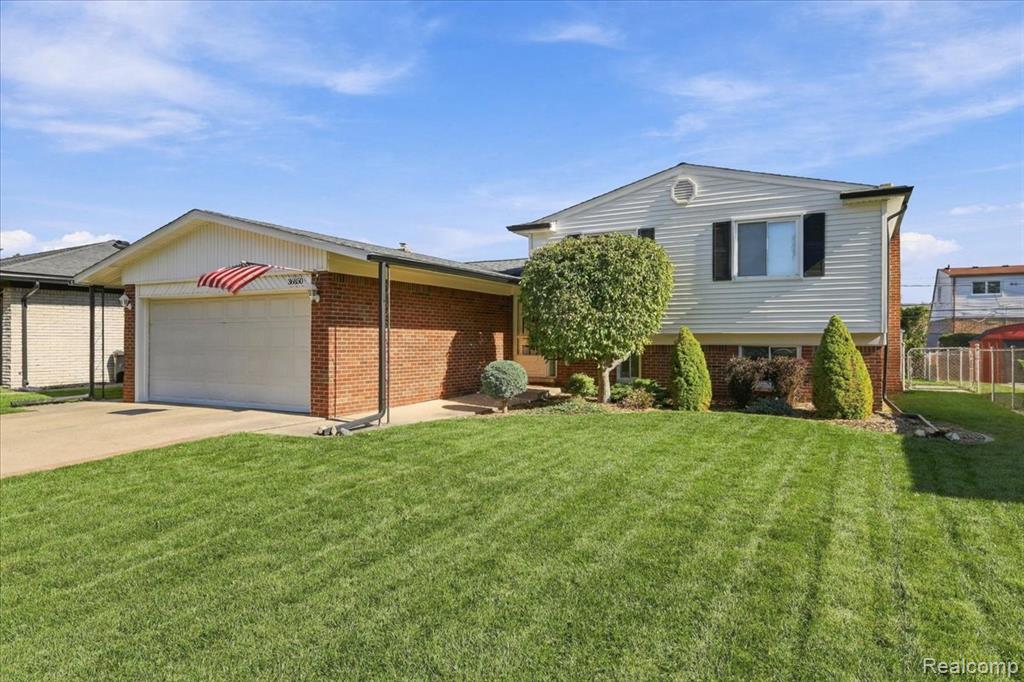 36850 Myra Court — photo