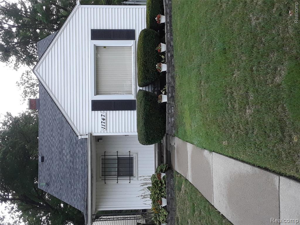 11747 W Outer Drive — photo