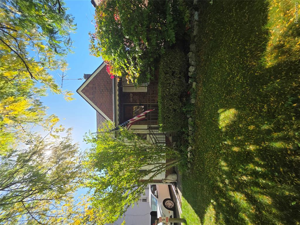 19692 Roscommon Street — photo