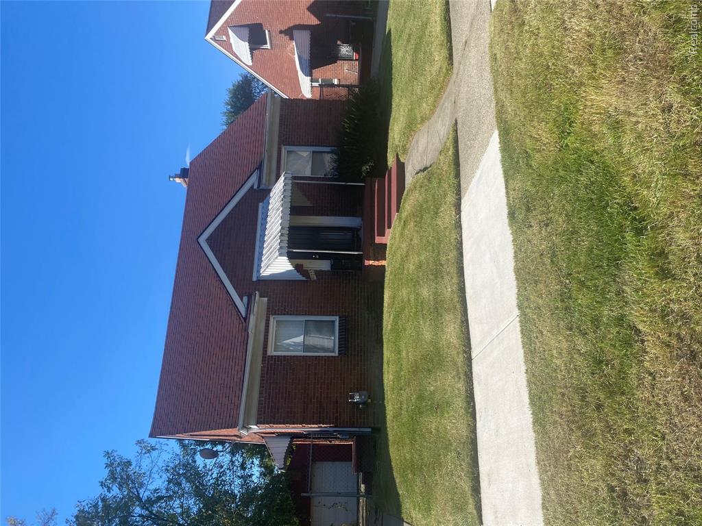 19233 Norwood Street — photo