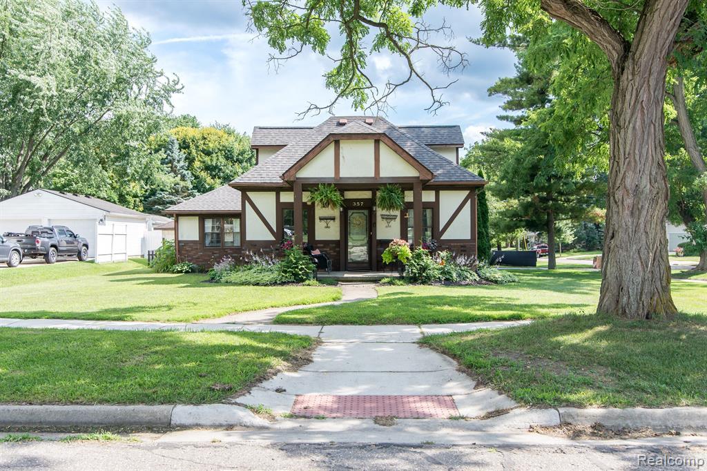 357 Riddle Street, Howell, MI 48843 — photo 2