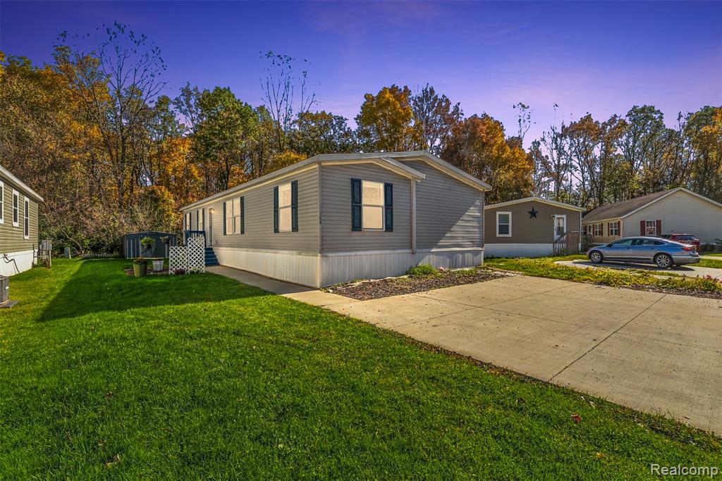 165 Apollo Circle, Flushing, MI 48433