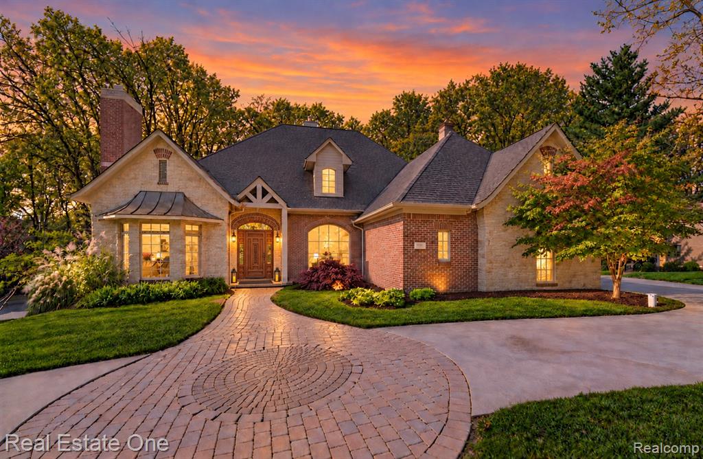9857 Creekwood Trail — photo