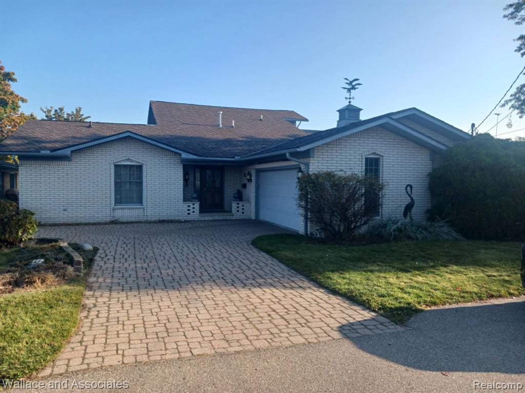 136 Channelsyde Drive — photo