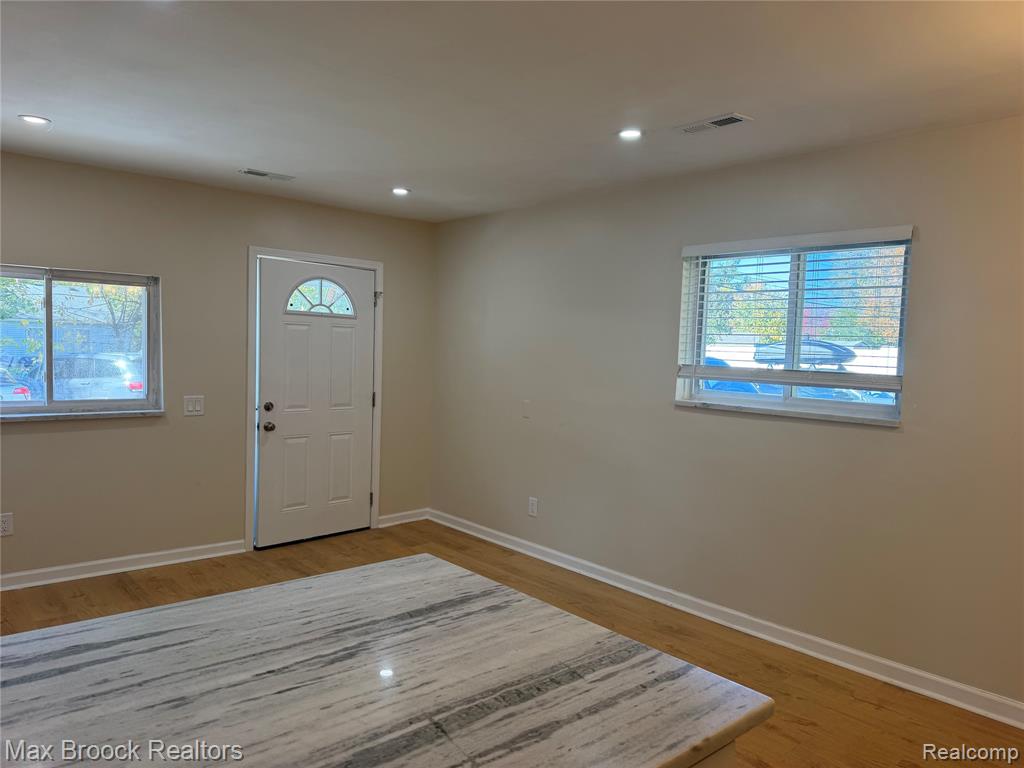 3875 Devon, Royal Oak, MI 48073 — photo 2