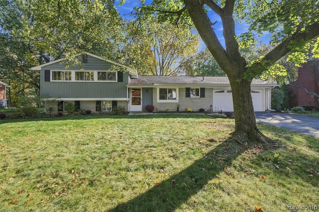 32305 Chesterbrook Street — photo