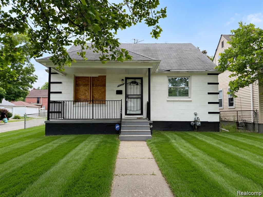 11090 Minden Street — photo