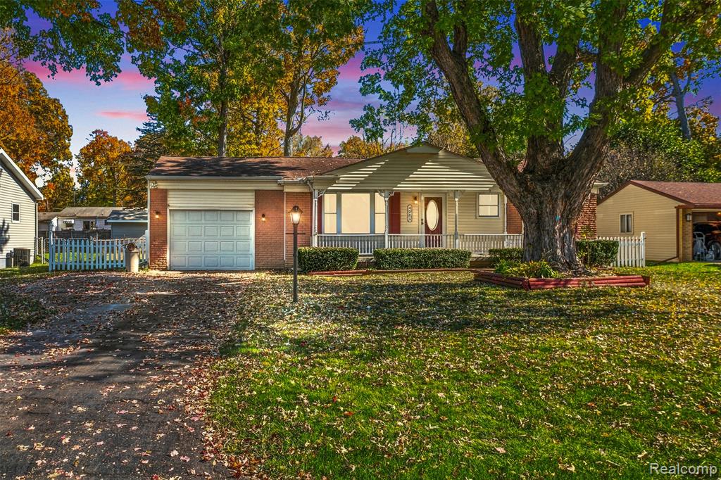 4285 Ashlawn Drive — photo