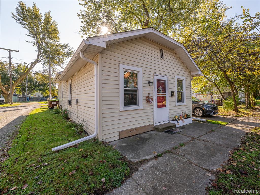 615 Hubble Street — photo