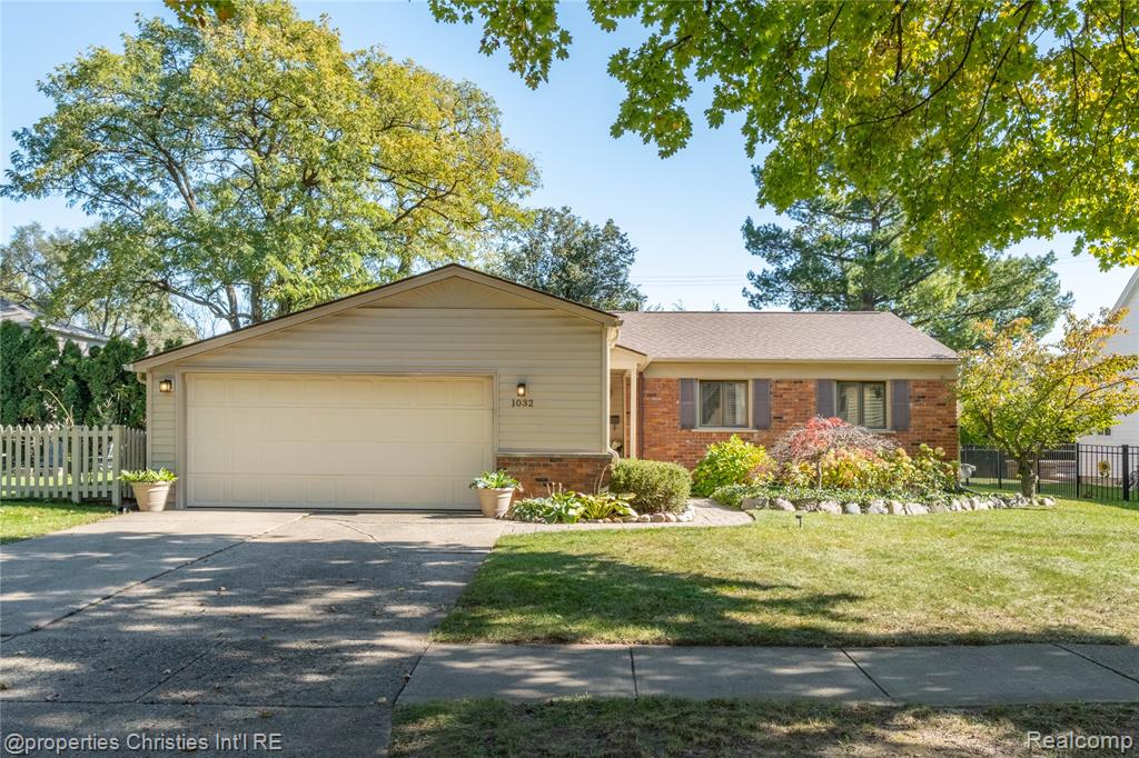 1032 Canterbury Street — photo
