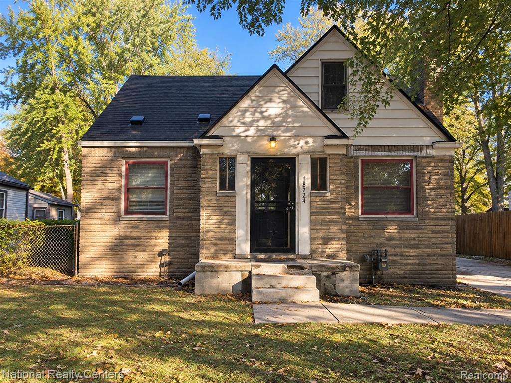 18224 Salem Street — photo