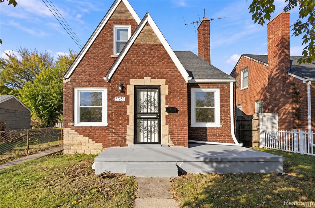15223 Young Street — photo